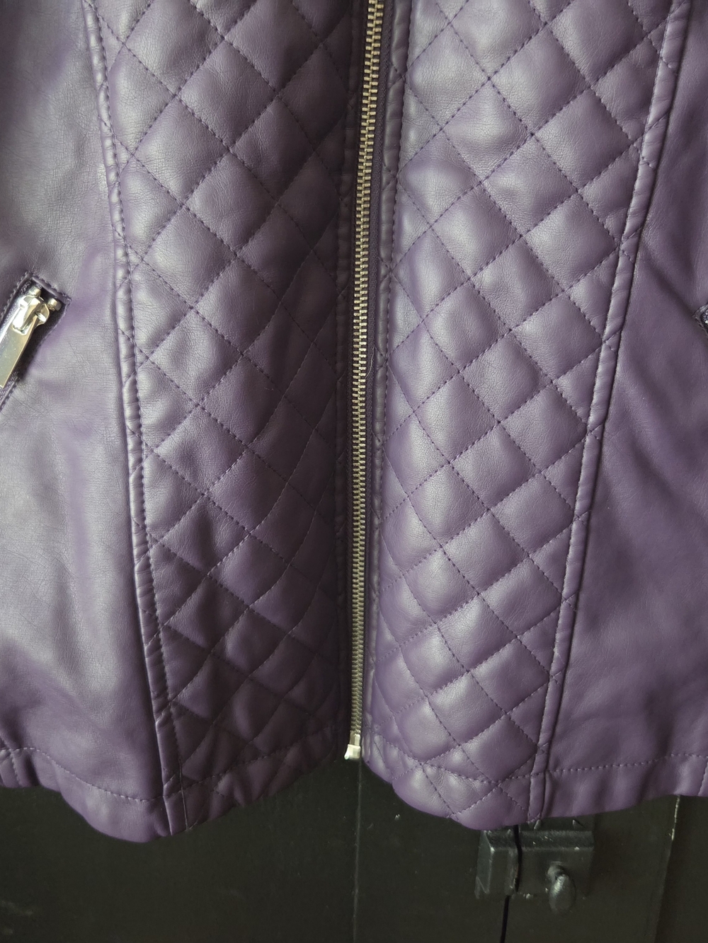 Women's New York & Company Quilted Purple Faux Leather Jacket ~ Size Large - Picture 3 of 7